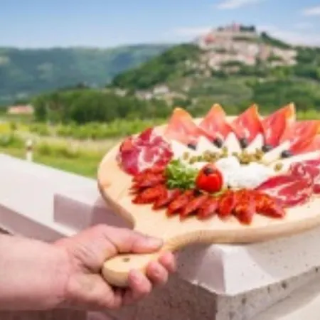 מלון Casa Rossa In Istria מוטובון